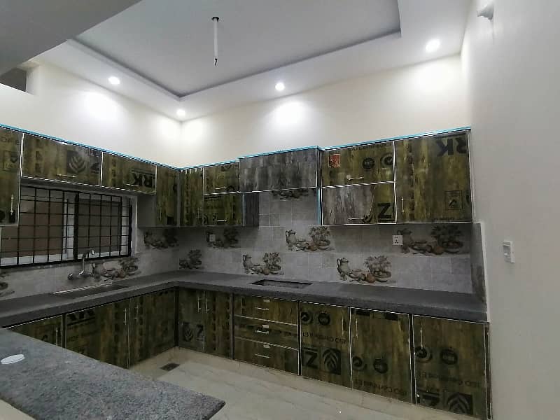 Prime Location 6 Marla House In Central Lahore Medical Housing Society For sale 4