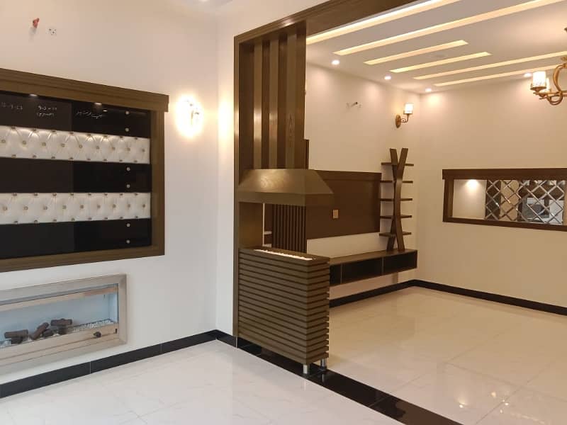 Bahria Town - Takbeer Block Upper Portion For rent Sized 10 Marla 0