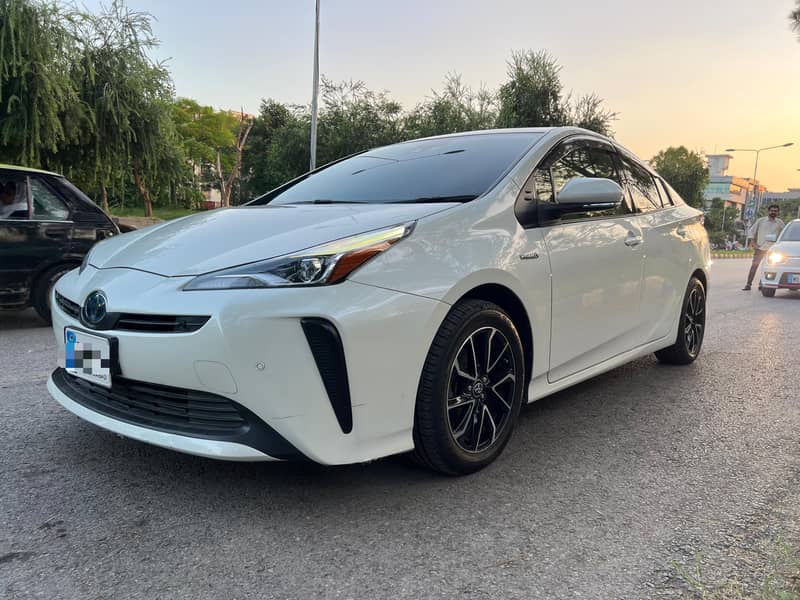 Toyota Prius Hybrid 2020 Total Geniun 4.5 grade for Sale 2