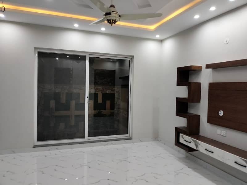 480 Square Feet Flat Ideally Situated In Bahria Town - Block AA 6