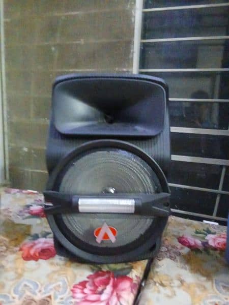 bt speaker bluetooth +mic in new condition 0