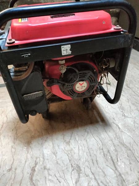 YIHU  brand generator for sale in good condition 2