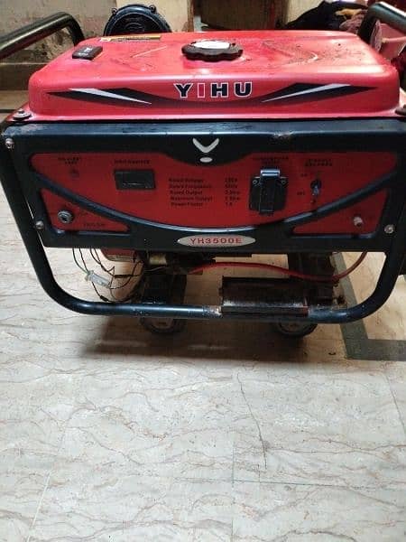 YIHU  brand generator for sale in good condition 3