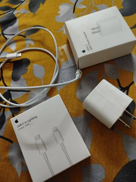 Apple Charger Used with iPhone 15Pro Max 1