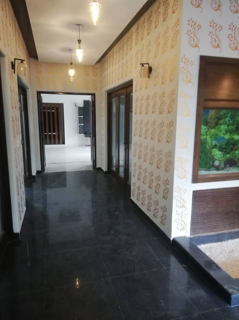 1 KANAL CORNER HOUSE IS AVAILABLE FOR SALE DIRECT FROM THE OWNER 1