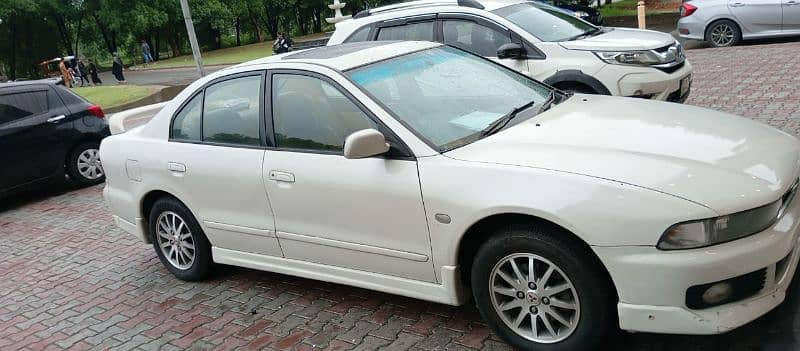 Mitsubishi Galant 2004 1