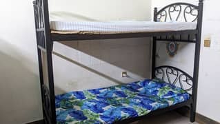 2 bunk beds