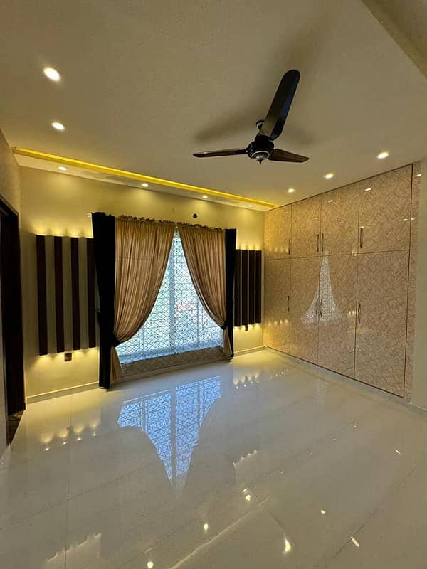 1 kanal Upper Portion Avaailable at lowest price in bahria town lahore 8