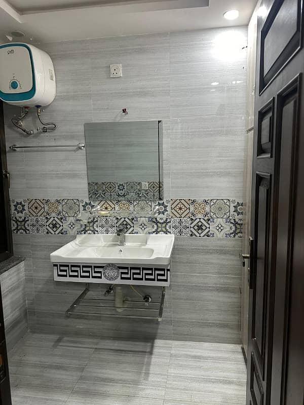 10 Marla Brand New Furnished Upper Portion Available For Rent In Lowest Price In Bahria Town Lahore Lahore 3