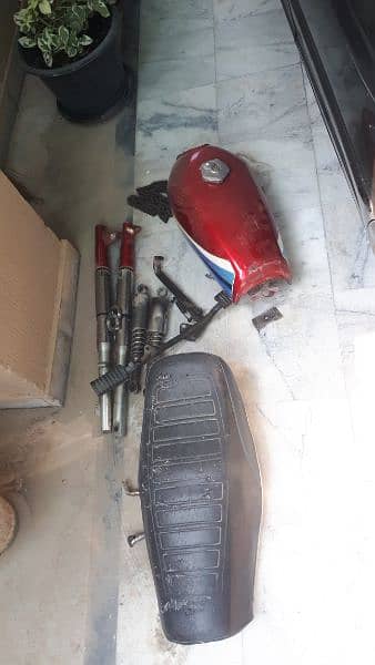 HONDA 125 SPARE PARTS FOR SALE 4