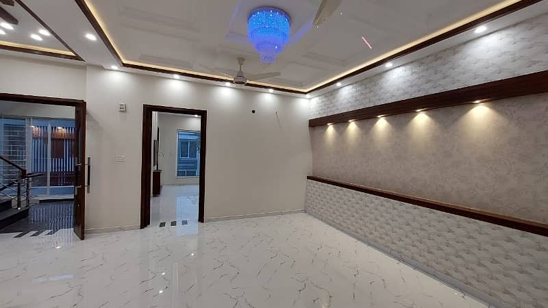 A BEAUTIFUL 10 MALRA HOUSE FOR SALE IN QUAID BLOCK SECTOR E BAHRIA TOWN LAHORE 1