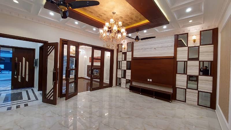 A BEAUTIFUL 10 MALRA HOUSE FOR SALE IN QUAID BLOCK SECTOR E BAHRIA TOWN LAHORE 21