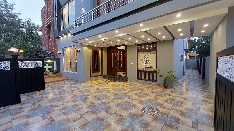 A BEAUTIFUL 10 MALRA HOUSE FOR SALE IN QUAID BLOCK SECTOR E BAHRIA TOWN LAHORE 23