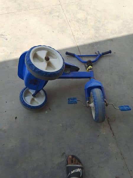 Kids tricycle 1