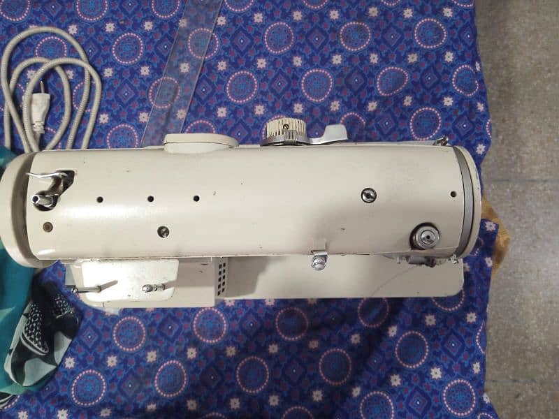 Juki sewing machine, all good , available in best condition 3