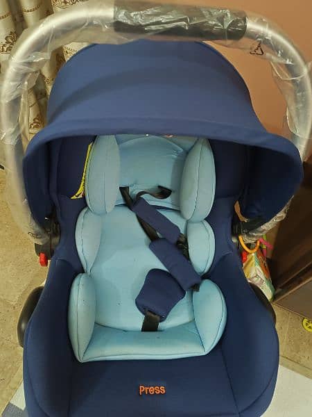 carry cot/ infant car seat / baby carrier 1