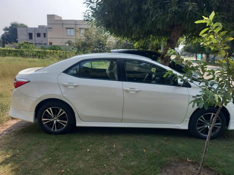 Toyota Corolla Altis 2021 4