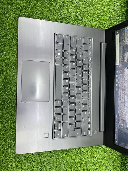 Lenovo IdeaPad V330 3