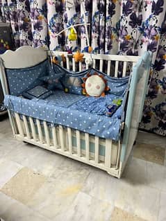 Baby cot for sale 0