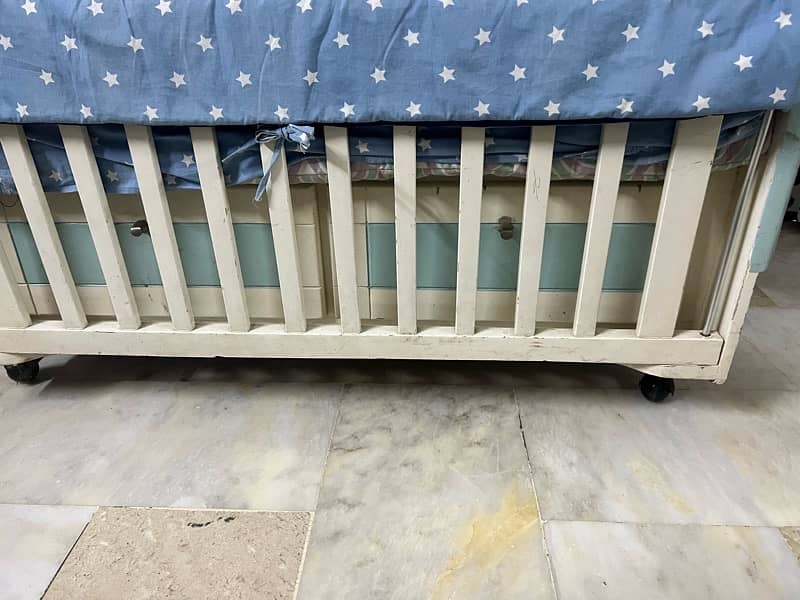 Baby cot for sale 2