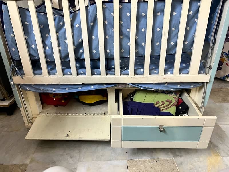 Baby cot for sale 3