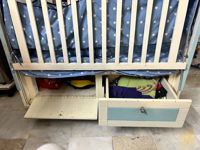 Baby cot for sale 4