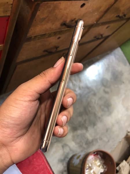 I phone xs max Golden 1