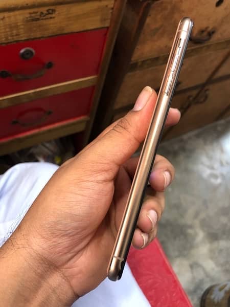 I phone xs max Golden 4