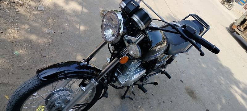 Suzuki Gs 150 brand new condition 4