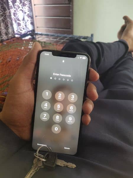 I phone xsmax 64 GB display change battery change Baki OK non Pta 3