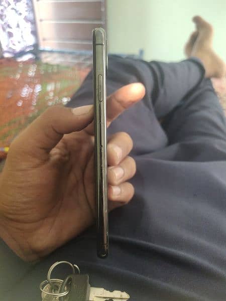 I phone xsmax 64 GB display change battery change Baki OK non Pta 9