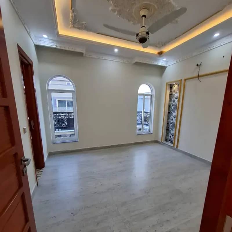 10 marla house for sale in paragon city lahore 6