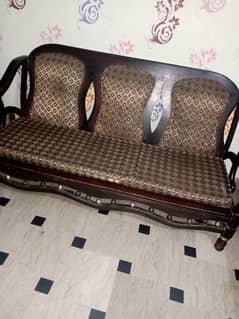 wood sofa set , 5 seater for sale urgent