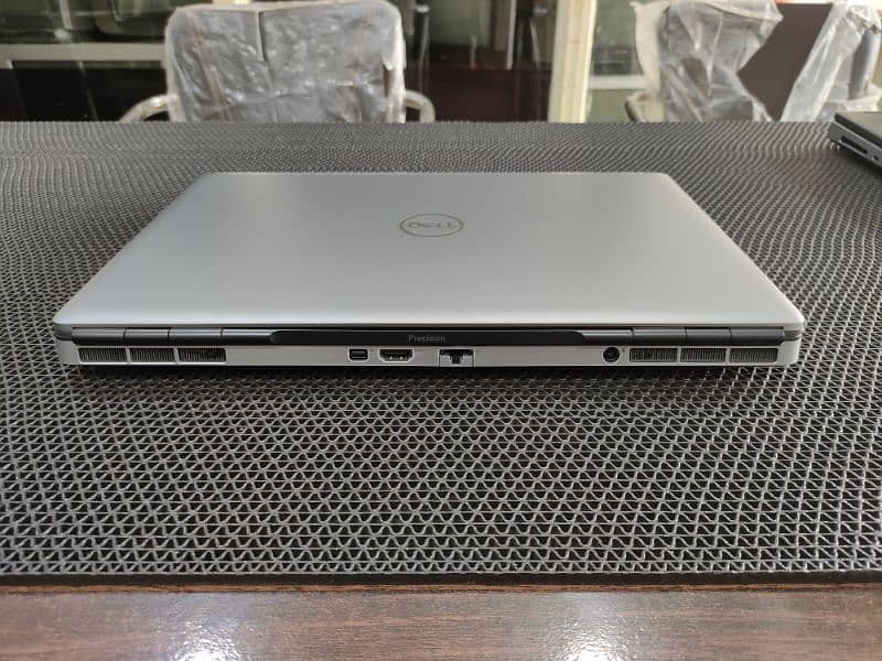 Dell Precision 7550 , i7 10th Gen ( i7-10850H ) , 6 GB Graphics Card 7