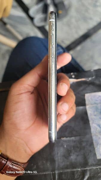 iphone x white colour 64 gb condition 9/10 1