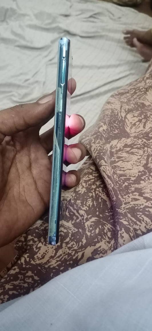 I am selling Vivo S1 3