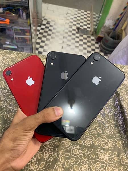 i phone xr new stock 128gb bi ha or 64gb bi ha 0