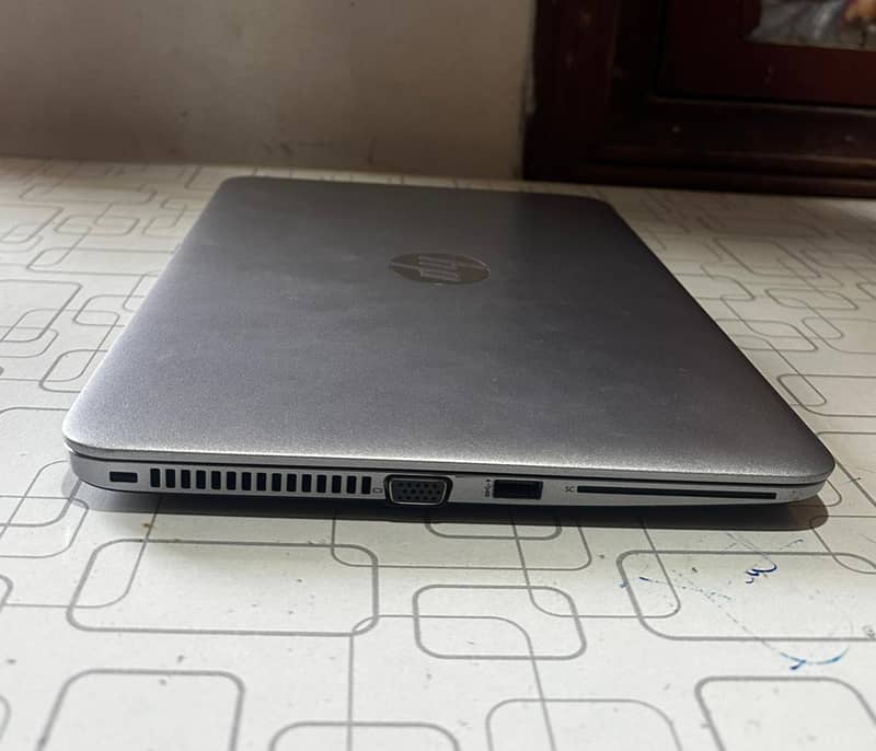 Hp EliteBook 820 G3 Corei5 6th Gen 8/256 SSD 2