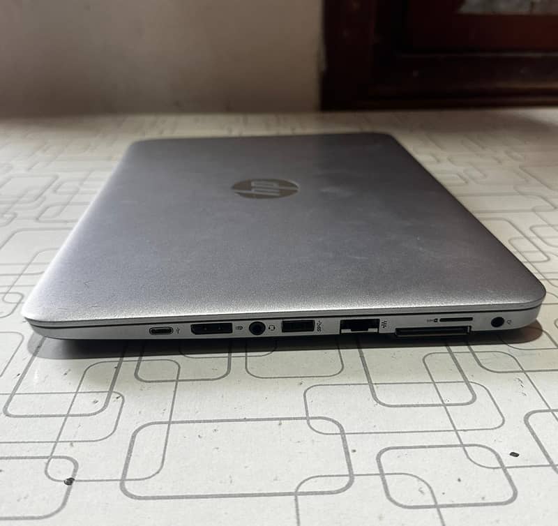 Hp EliteBook 820 G3 Corei5 6th Gen 8/256 SSD 3