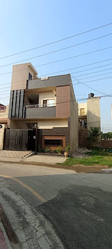 5 Marla Brand New Designer House Hot Location Solid Construction FOR SALE AT JOHAR TOWN LAHORE 0