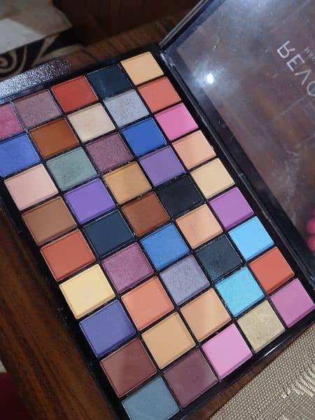 revolution eye shadow pallete 2