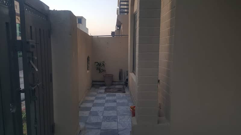 7 Marla Single Unit House, 4 Bed Room With Attached Bath, Drawing Dinning Kitchen TV Lounge Servant Quarter 12