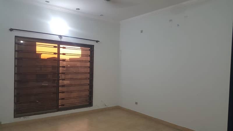 7 Marla Single Unit House, 4 Bed Room With Attached Bath, Drawing Dinning Kitchen TV Lounge Servant Quarter 25