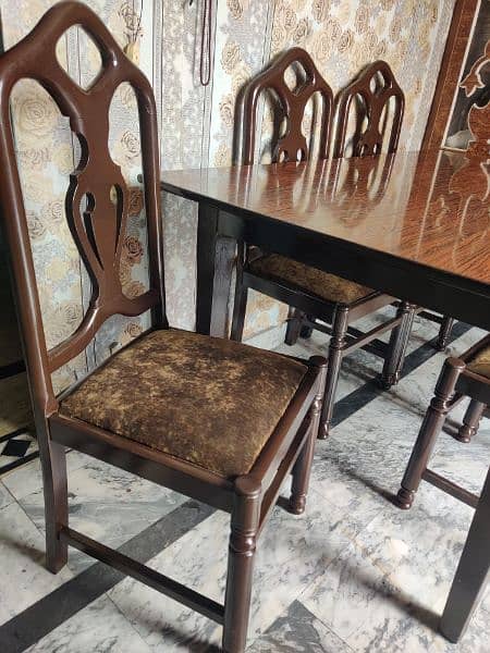 6 chairs dining table , 10/9 condition , 60cm length and 42cm width 2