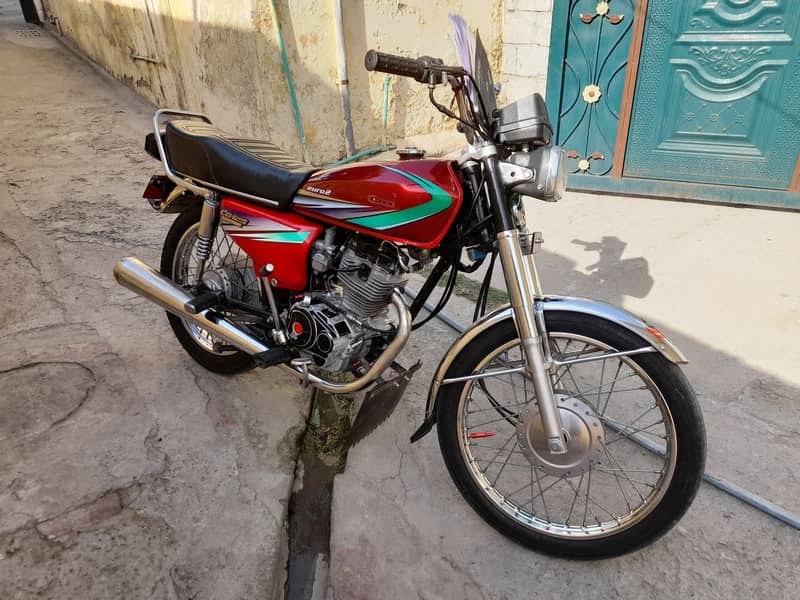 Honda 125 . . . 14 model . . . register in 2015 clean condition 3