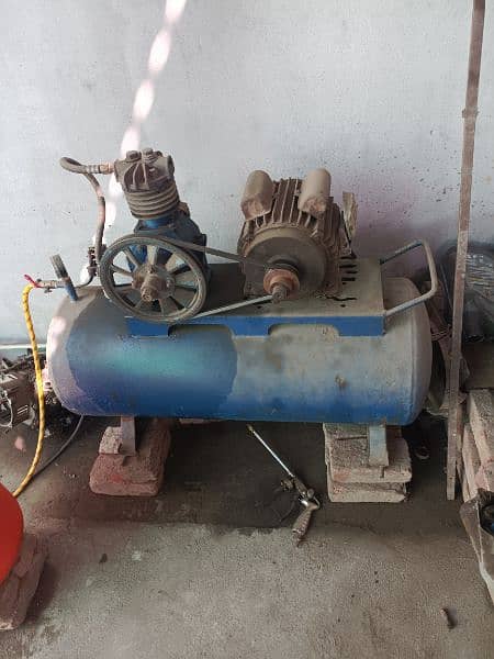 Need to Sale Air Compressor 4