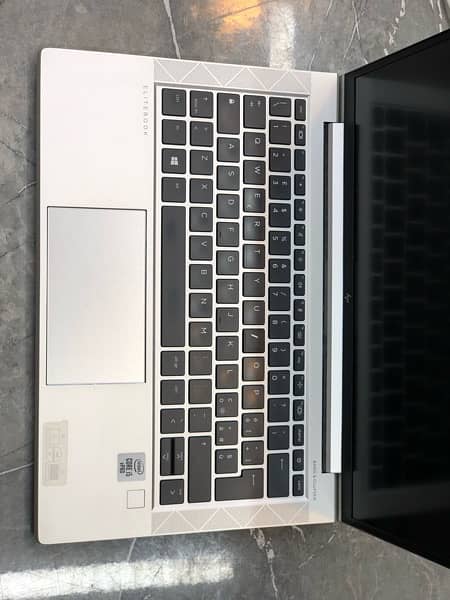 HP Elitebook 830 G7 2