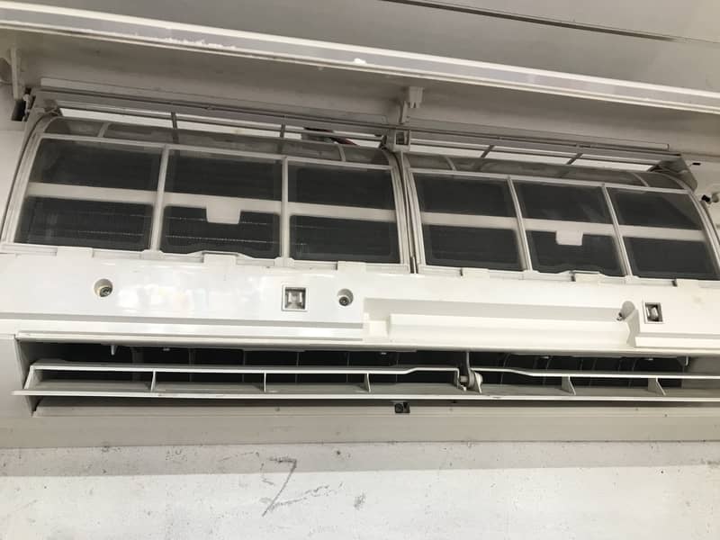 Gree split AC 1 Ton like new 2