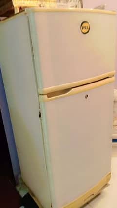 PEL FRIDGE (Running Condition)