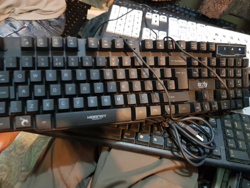 Gaming keyboards 14